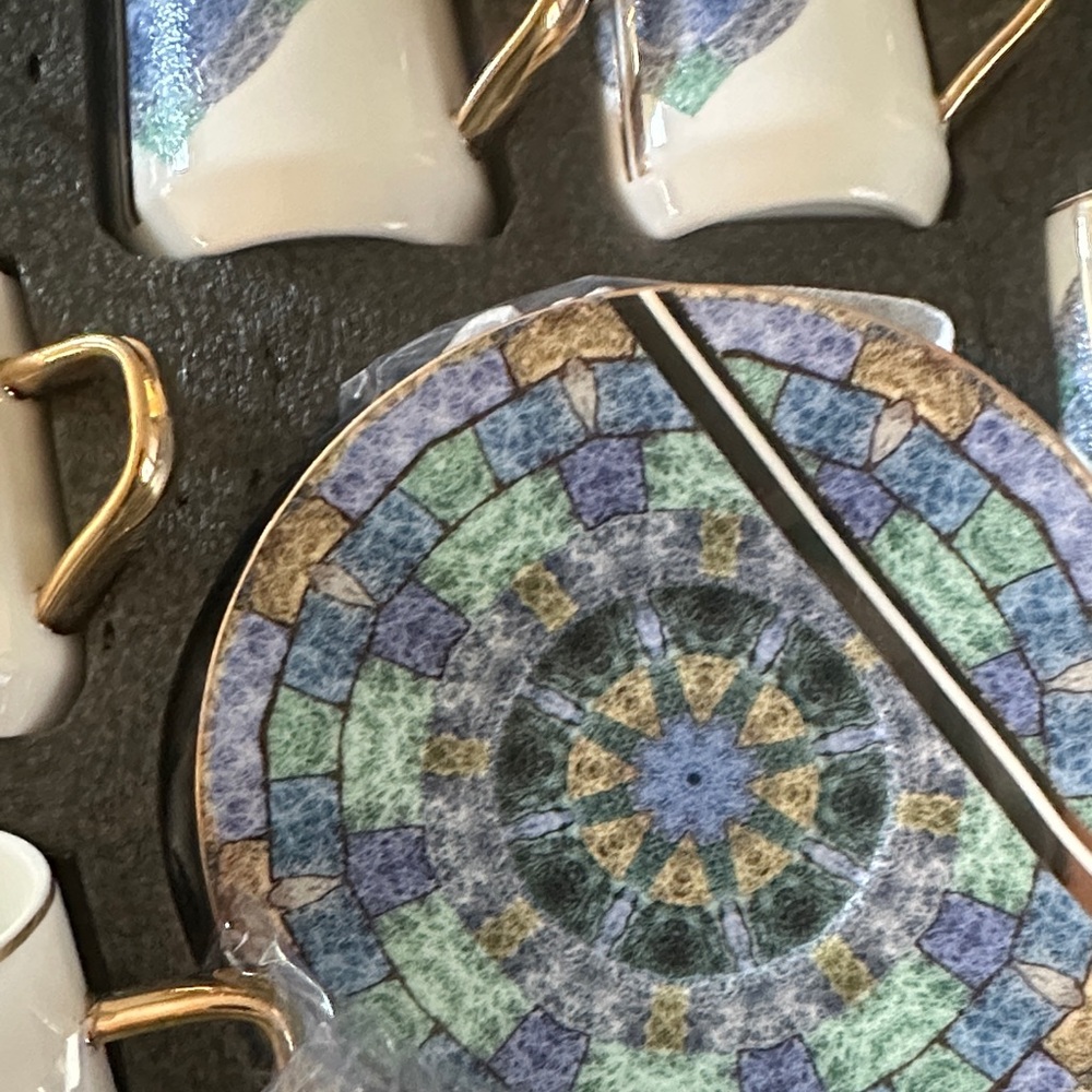 Mosaic Patterned Tea Set with Gold Handles - Picture 3 of 4